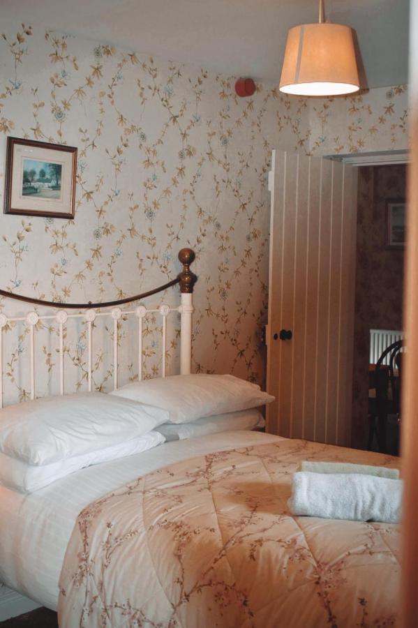 Basil Sheils Bed & Breakfast